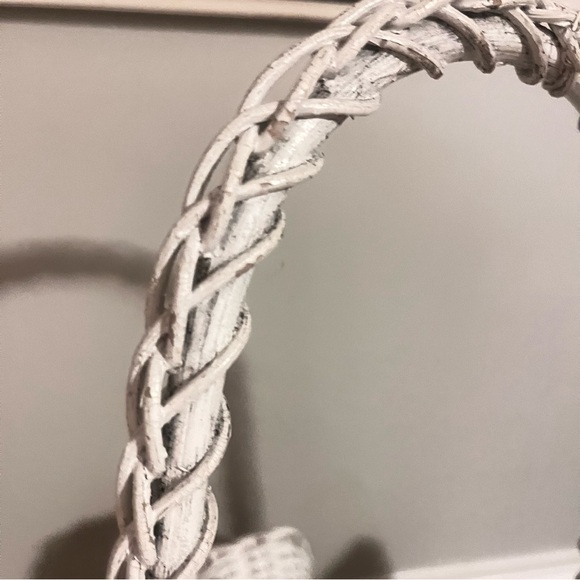 Vintage Wicker Wavy Ruffled Trompe L'Oeil Basket with Handle - Picture 5 of 9